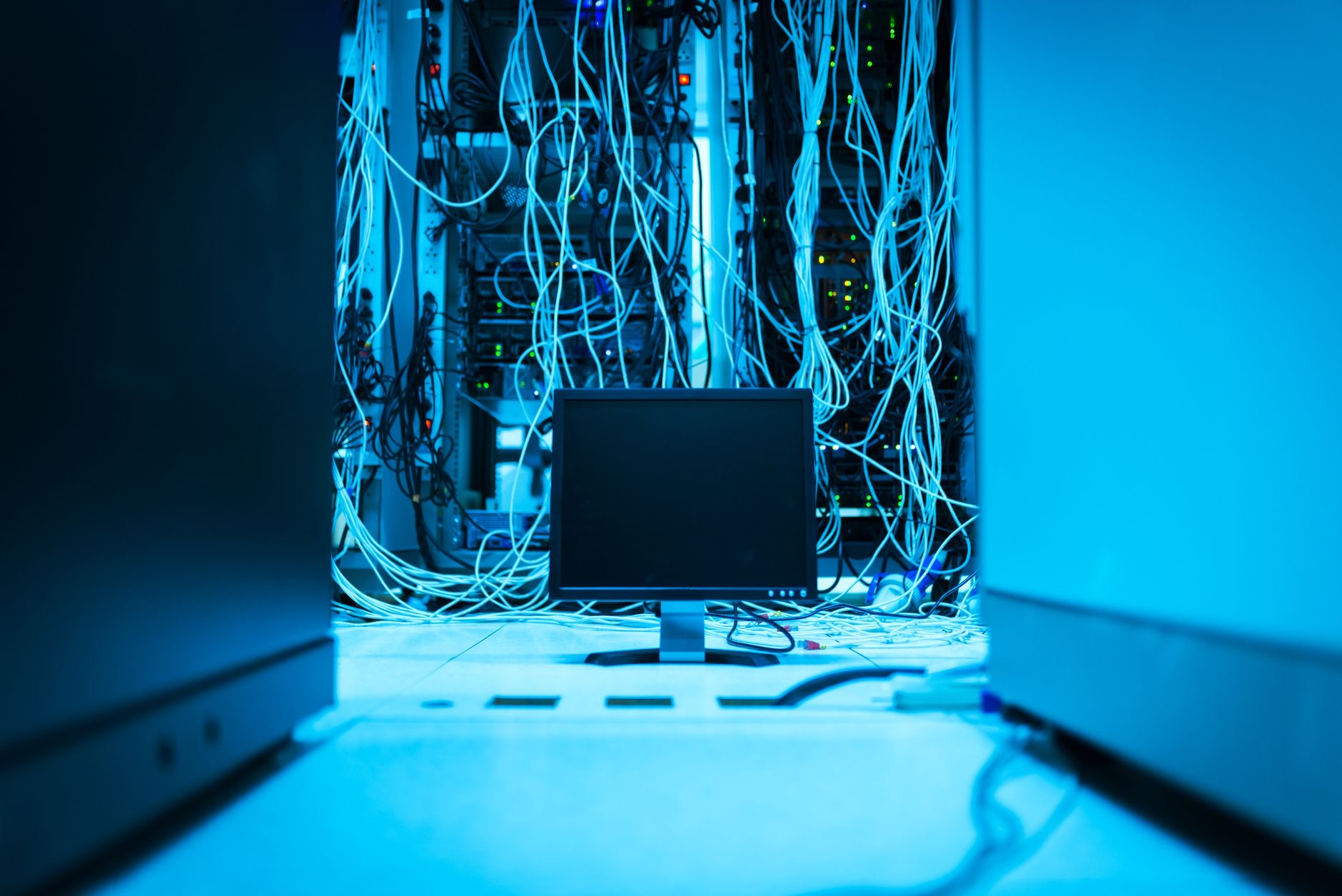 AI data center server maintenance engineer